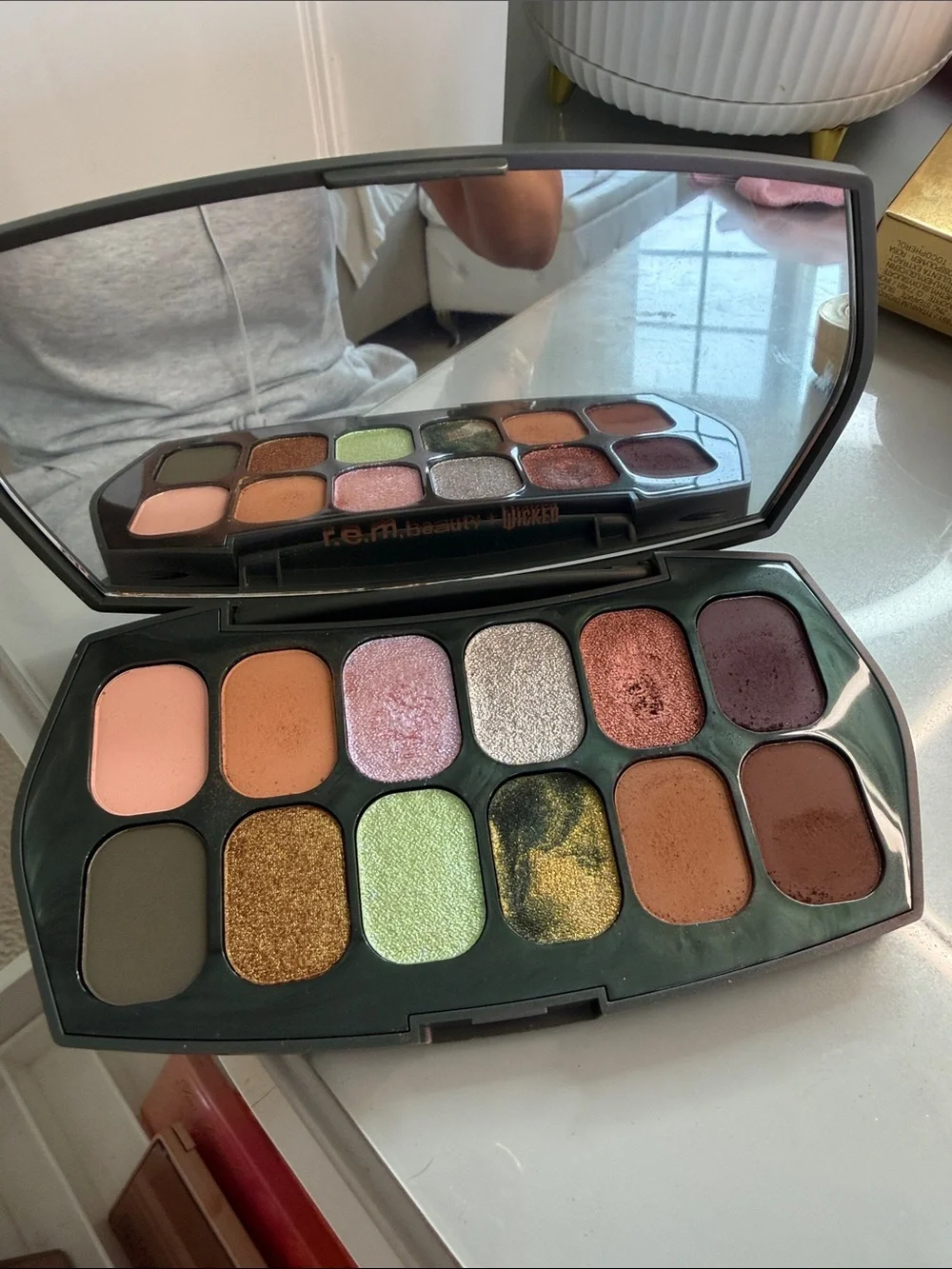 REM Beauty Wicked Green & Neutral Eyeshadow Palette